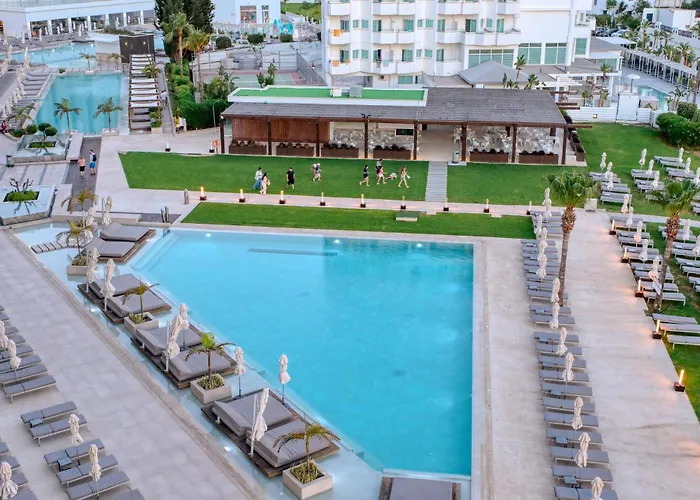 Chrysomare Beach Hotel & Resort