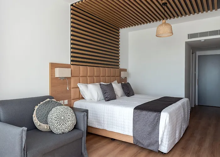 Piere - Anne Beach Hotel